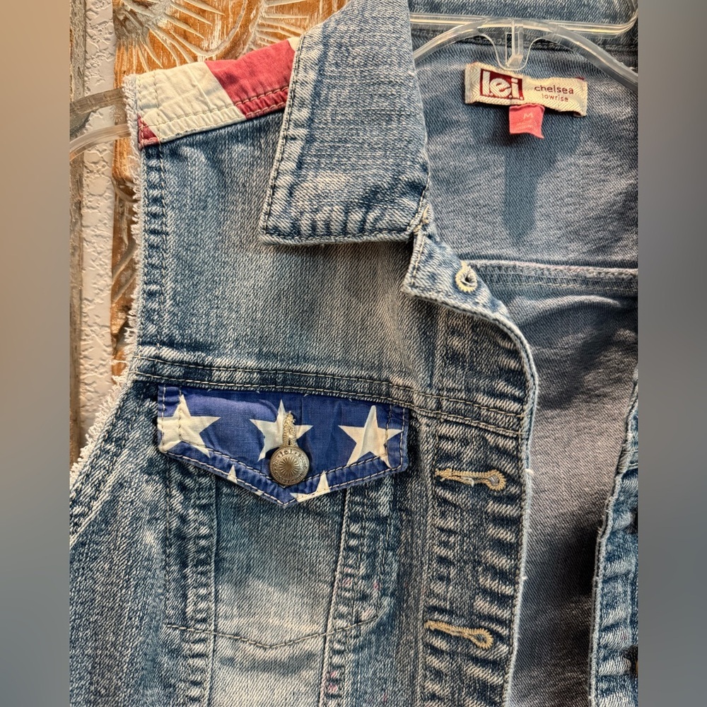 L.E.I. Stars & Stripes Chelsea Blue Jean Vest, Sleeveless- size M - Picture 6 of 16